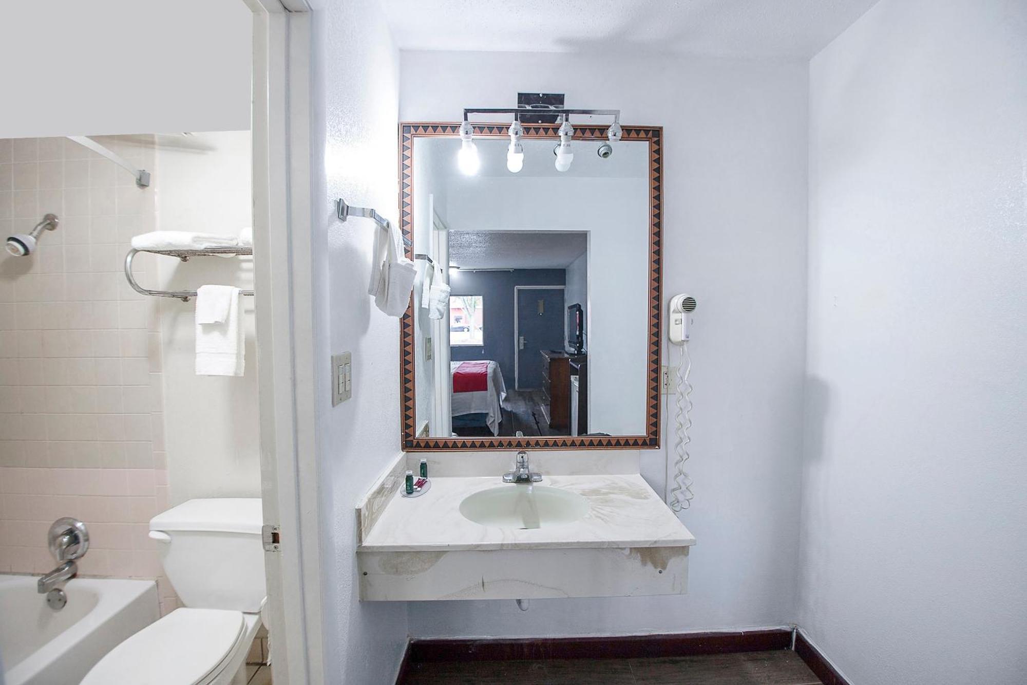 Hotel O Daylight Inn Elkhart I-90, In Bagian luar foto